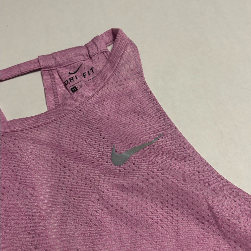 New! Nike Breathe Women Active Top Lilac Color Size XS - Picture 2 of 8